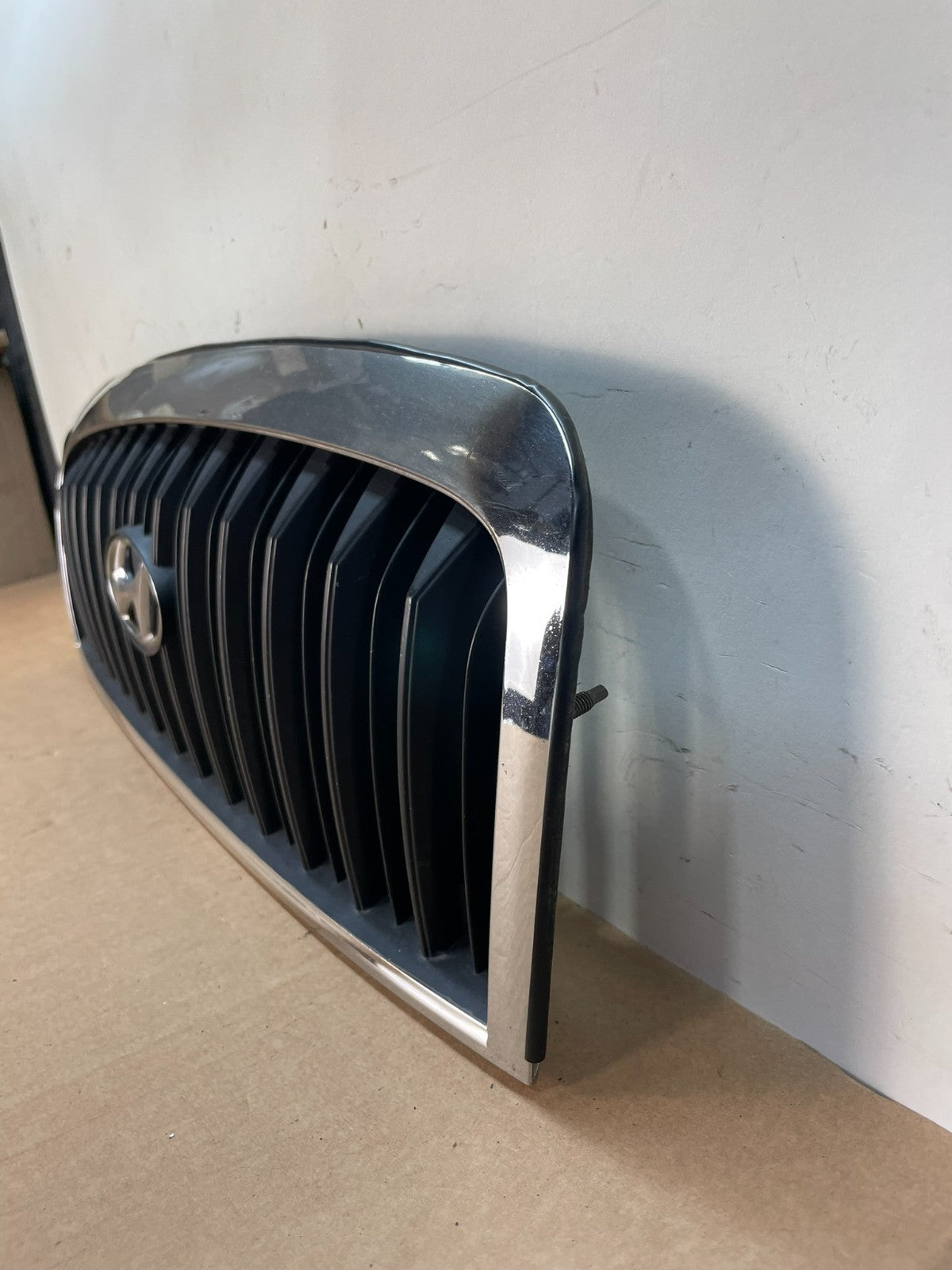 2001-2005 Hyundai Sonata Front Upper Grille Grill Bumper Aftermarket AJ1280 DG1