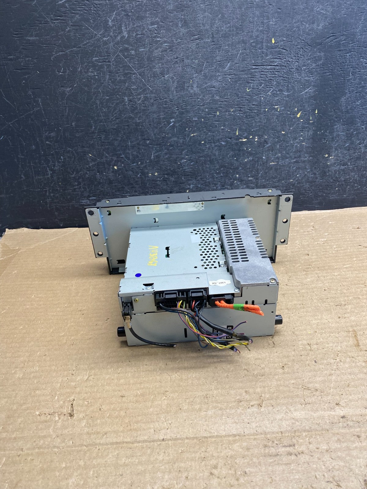 2005 2006 2007 2008 Land Range Rover LR3 6 CD Changer Stereo Radio AH3867 DG3