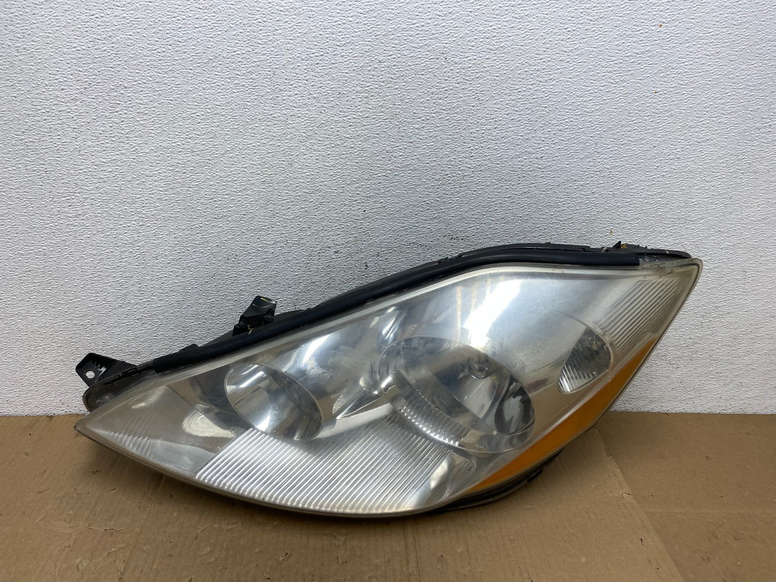2006 to 2010 Toyota Sienna Left Driver Lh Side Headlight Xenon AE9005 DW0