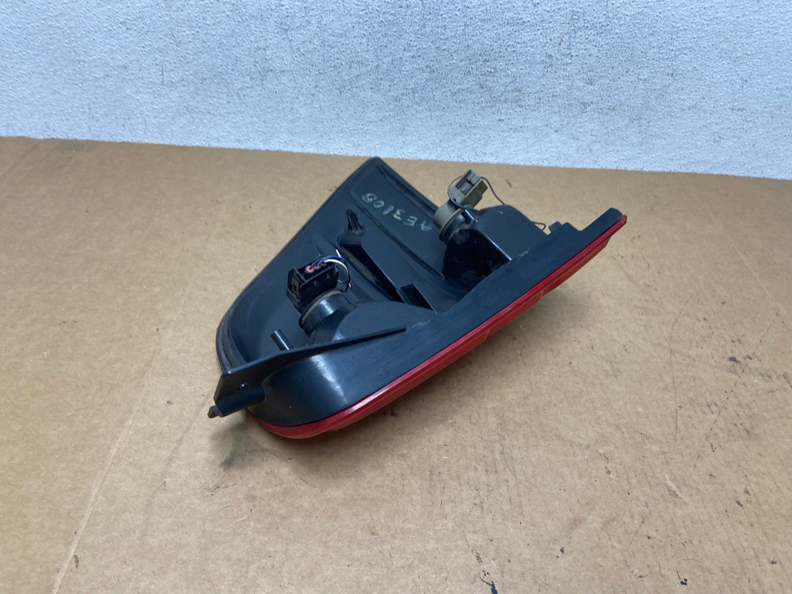 2004 to 2007 Ford Freestar Left Driver LH Side Tail Light AE3108 LK7