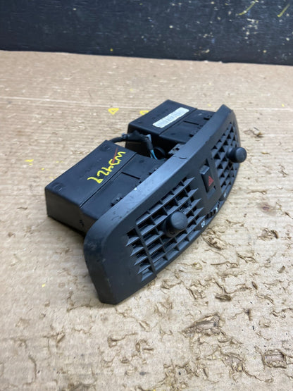 2004 to 2009 Cadillac SRX Front Center Dash A/C Air Vent W3429 DG1