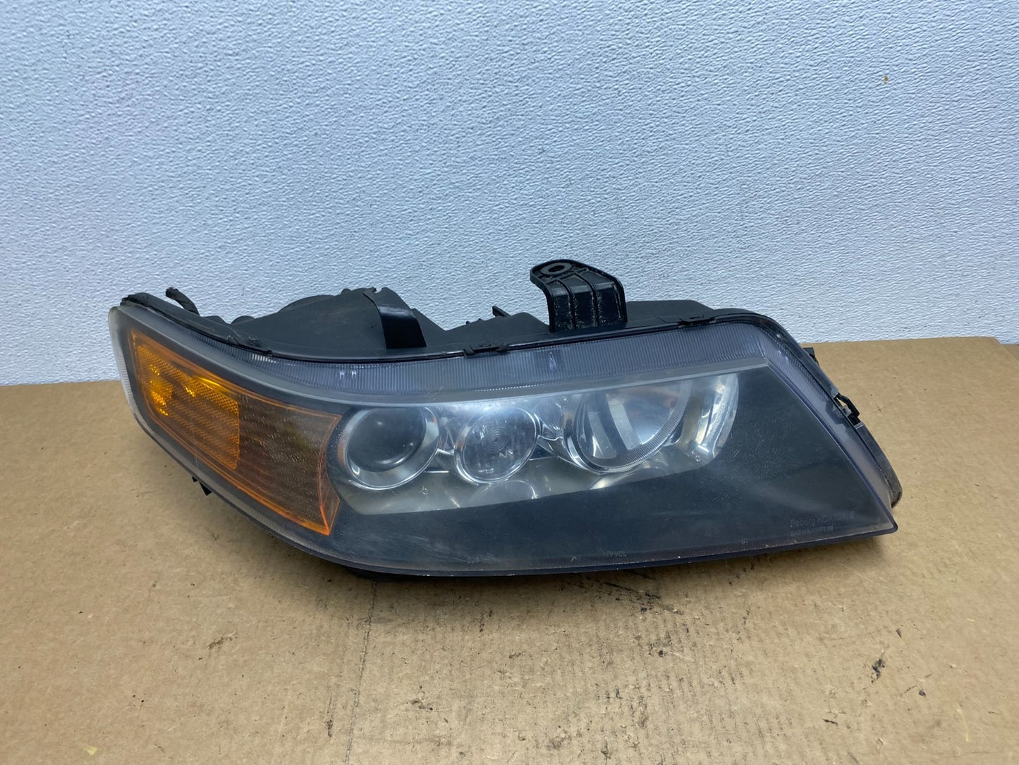 2004 to 2006 Acura TSX Right Passenger RH Side Xenon HID Headlight OEM AC3247 DW0