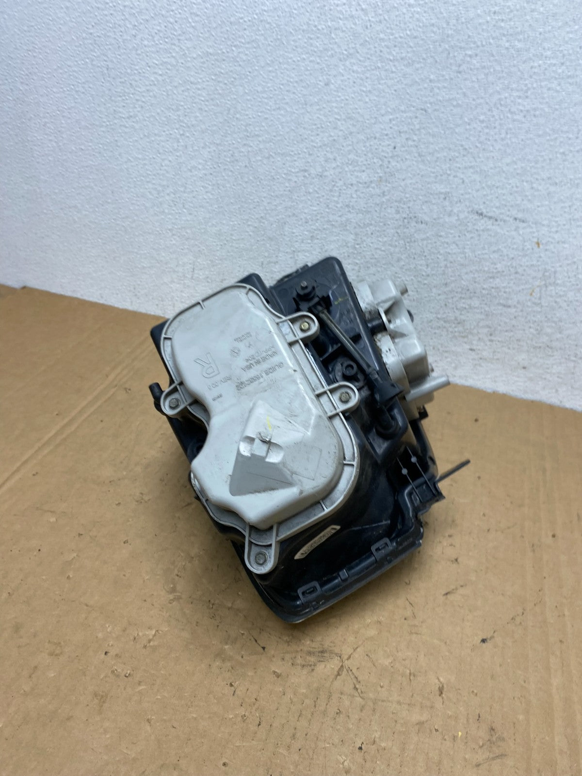 2005 - 2011 Cadillac STS Right Passenger RH Side Xenon Headlight AD3174 DW7