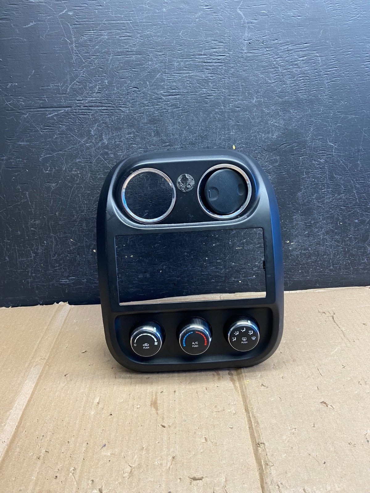 2011 to 2017 Jeep Compass Dash Climate Temperature Control Radio Bezel ai2713 DG0