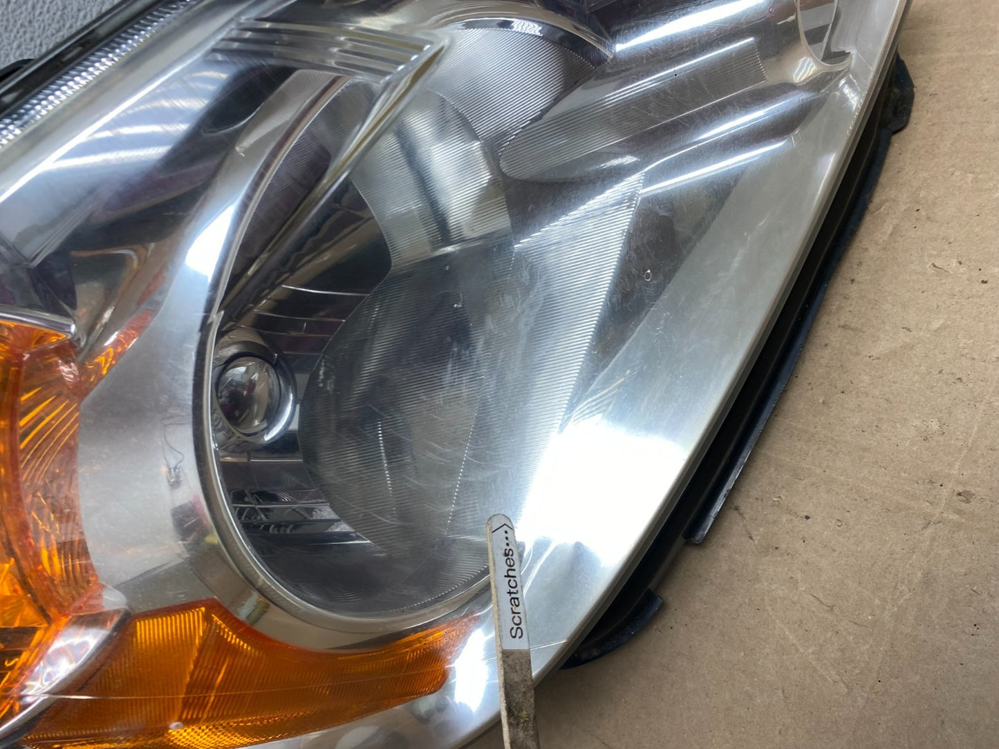 2002 to 2004 Honda CRV CR-V Right Passenger RH Halogen Headlight AE4921 DW3