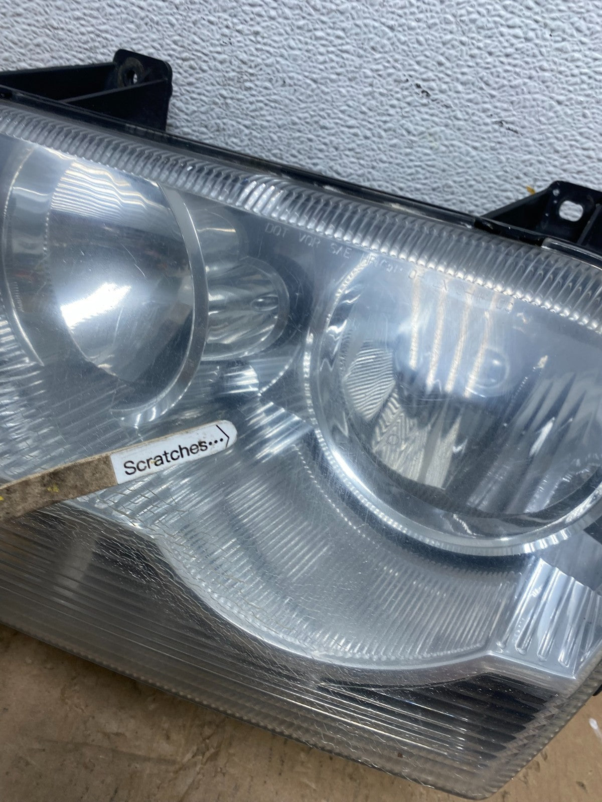2005 2006 2007 Chrysler 300 Left Driver LH Halogen Headlight AD8082 DW3