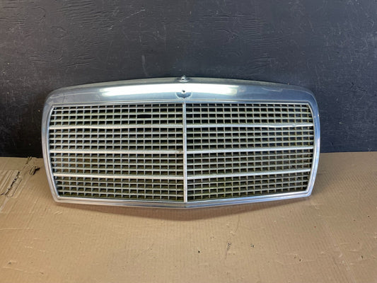 1981 to 1985 Mercedes-Benz W126 Front Grill Grille 1268800283 AE3596 PS0