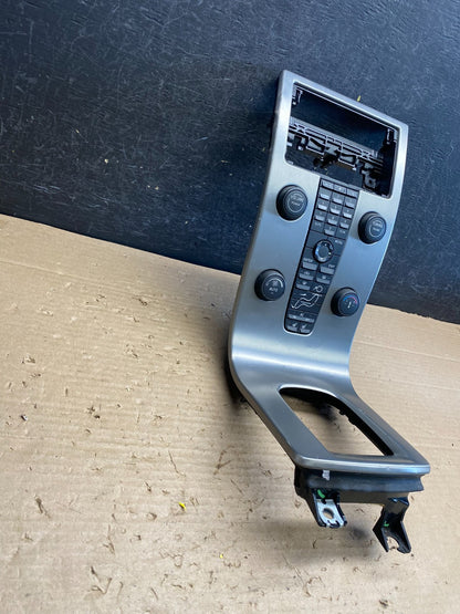 2004 2005 2006 Volvo S40 Radio Climate Control Shifter Panel Bezel AG84555