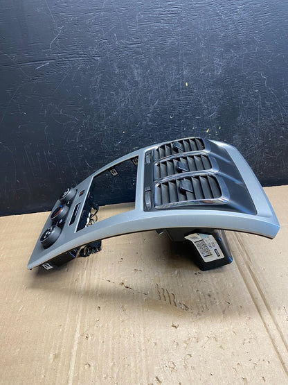 2007 - 2012 GMC Acadia A/C Heater Climate Control Radio Panel Bezel OE AE1747 DG2