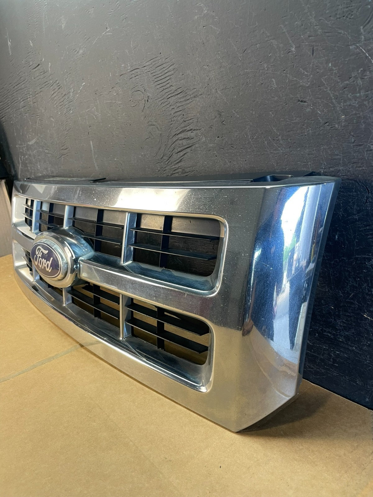 2008 to 2012 Ford Escape Front Upper Grill Grille AE0778 DG1