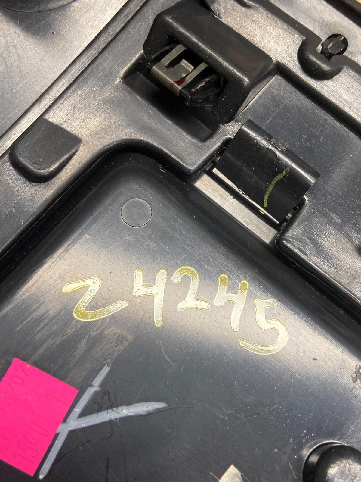 2007 - 2010 Ford Edge Heater Climate Control Radio Control Dash Bezel z4245 DG7
