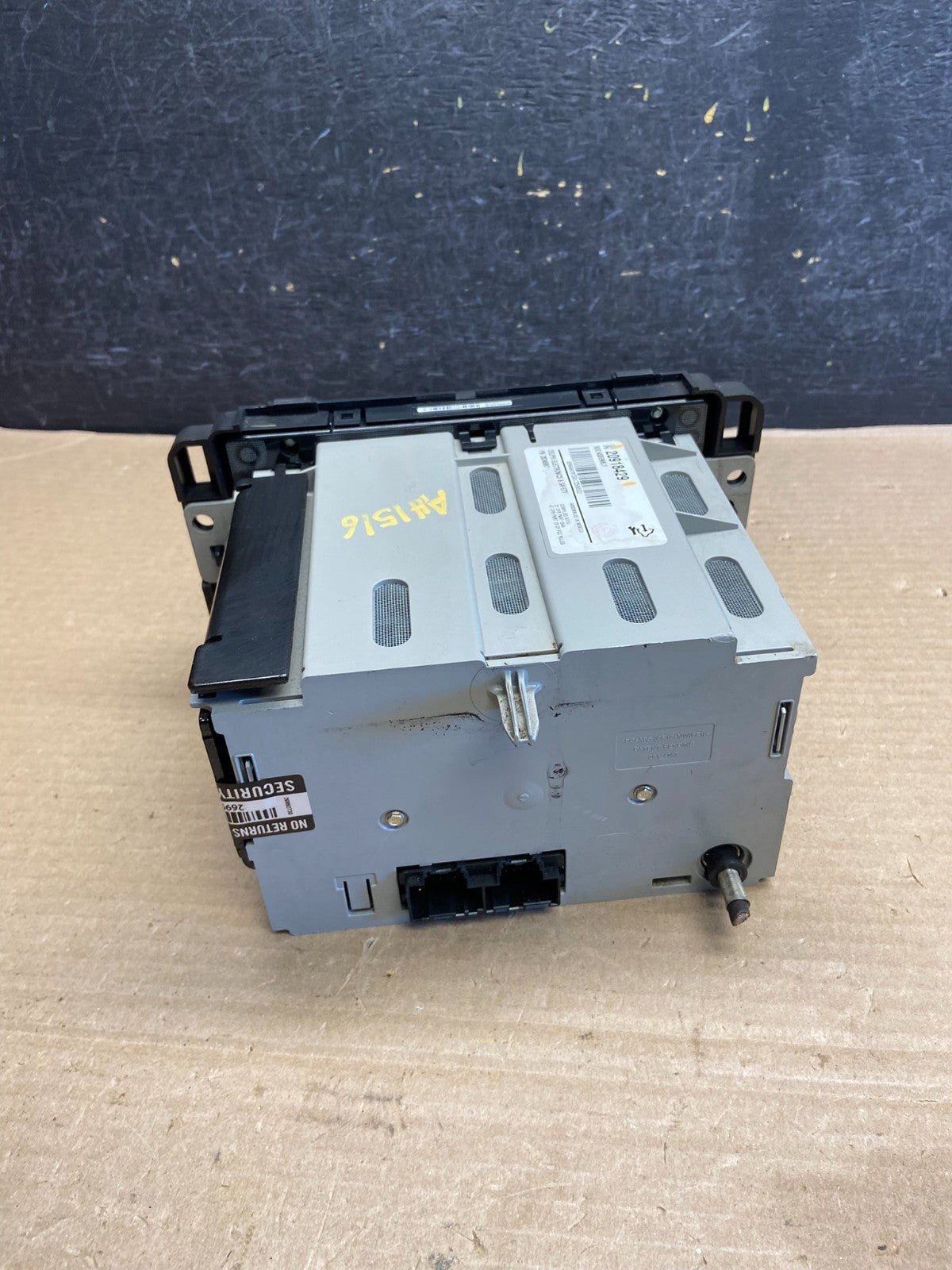 2007 to 2014 GMC Chevy Truck Yukon Silverado AM FM Radio AH1516 DG4