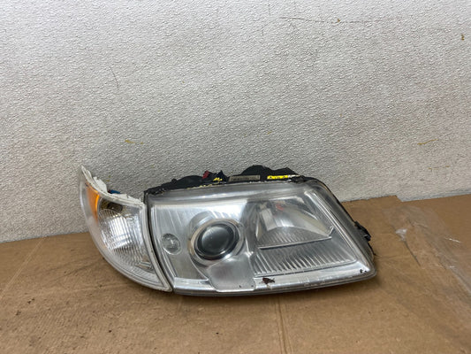 2002 to 2005 Saab 9-5 Right Passenger Side Xenon HID Headlight OEM y5974 DG0