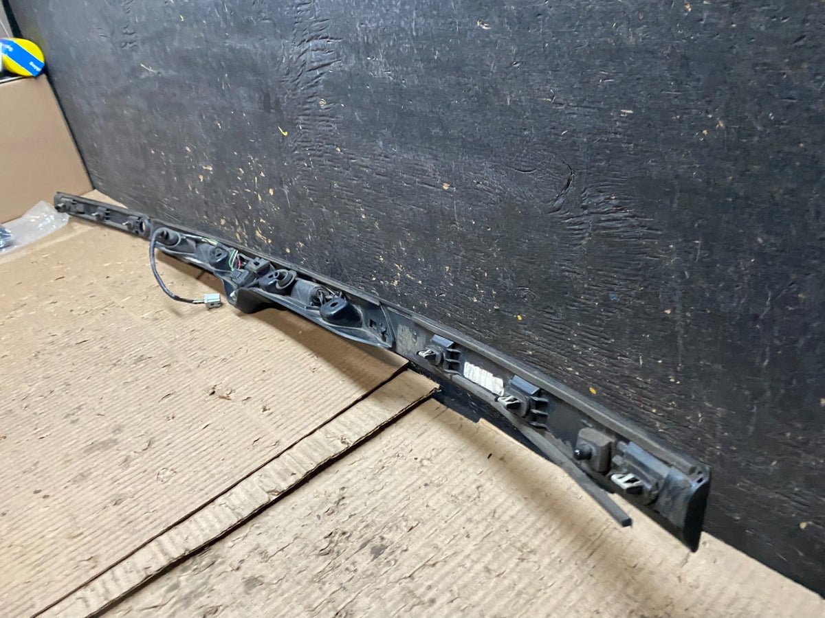 2016 - 2019 Ford Explorer Interceptor Rear Tailgate Molding With Camera W6113 DG8