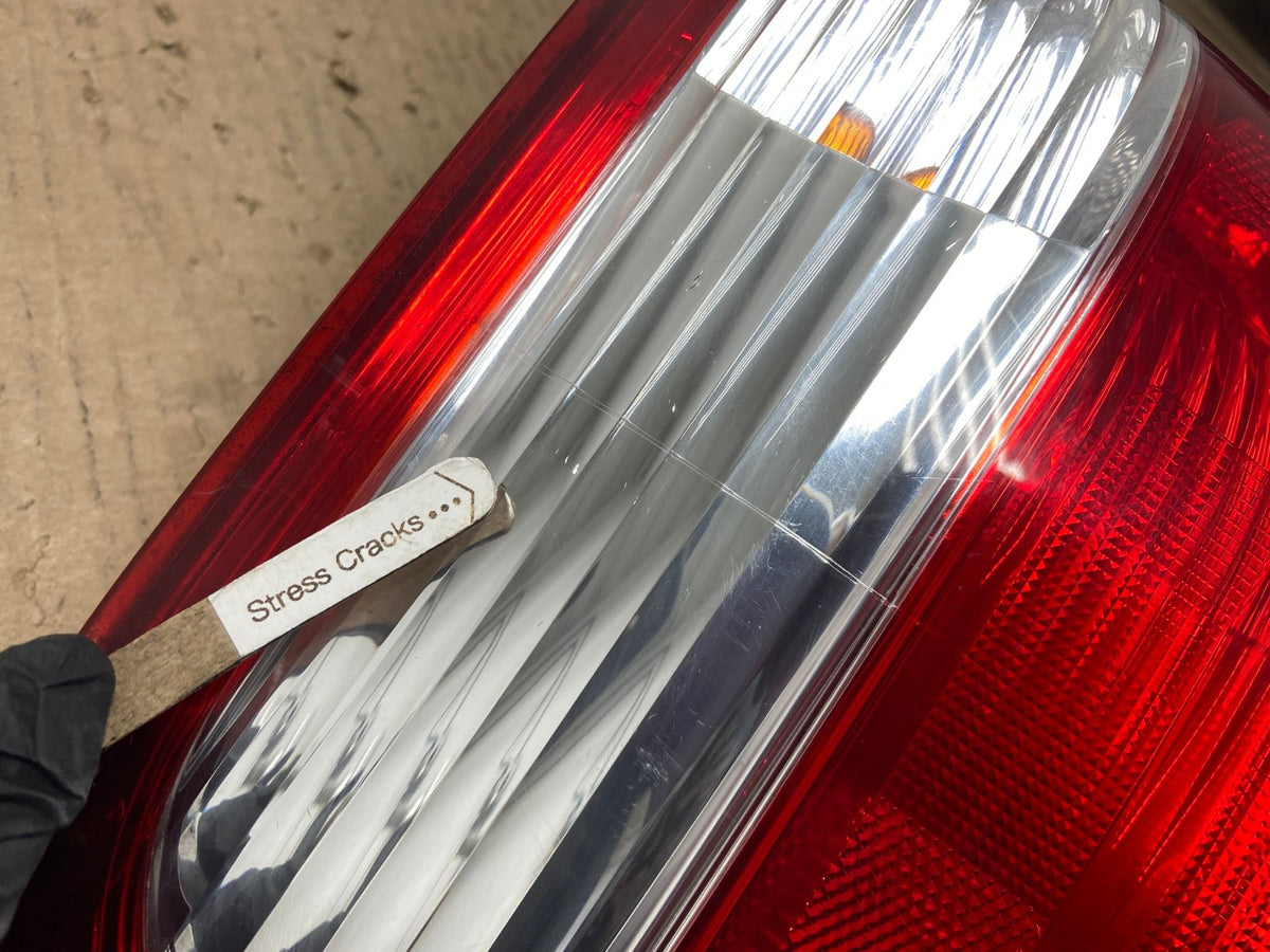 2005 2006 2007 Honda Odyssey Left Driver LH Side Tail Light AH5978 LK4