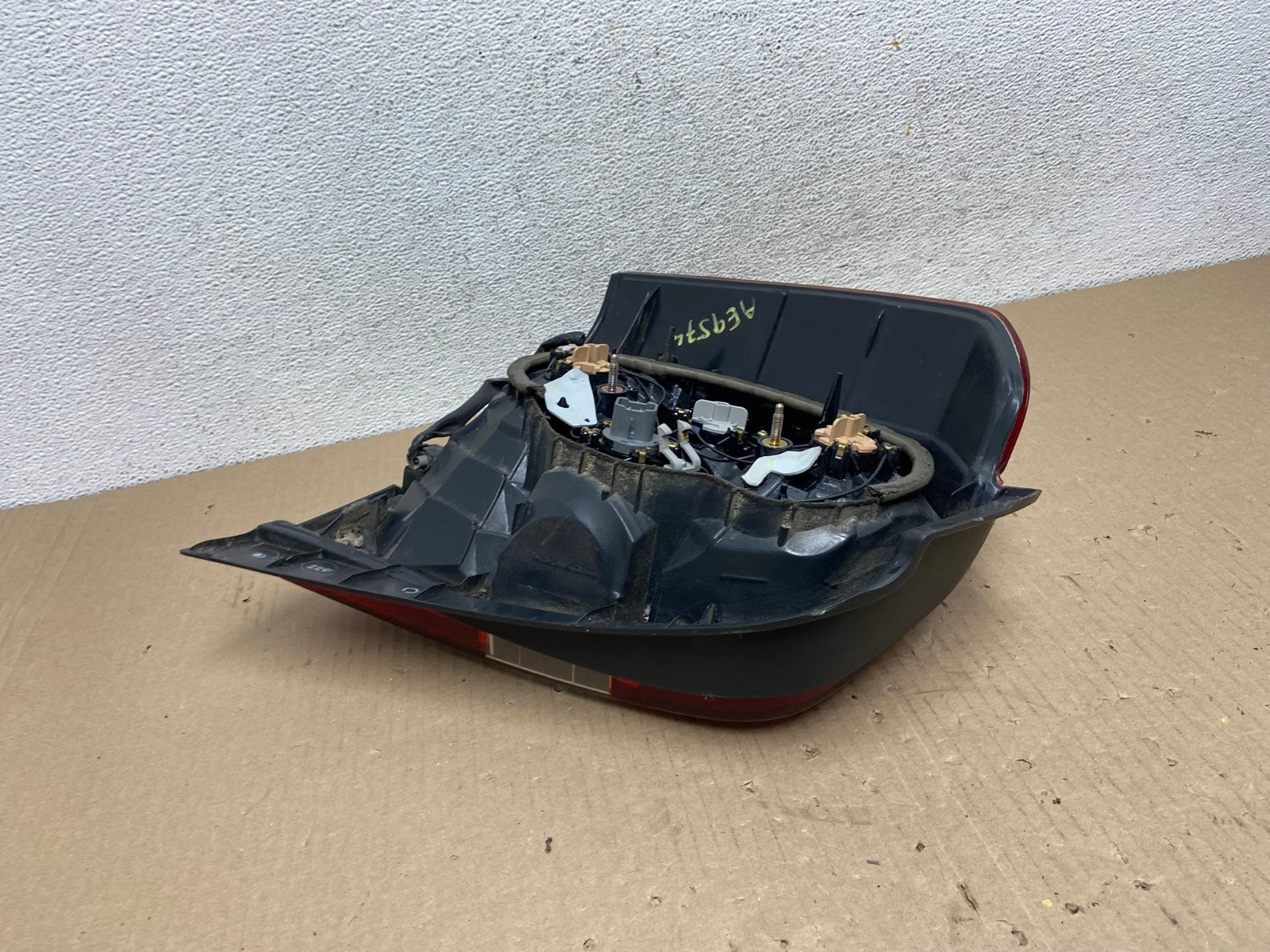 2004-2007 Toyota Highlander Right Passenger RH Side Tail Light AE9574 LK4