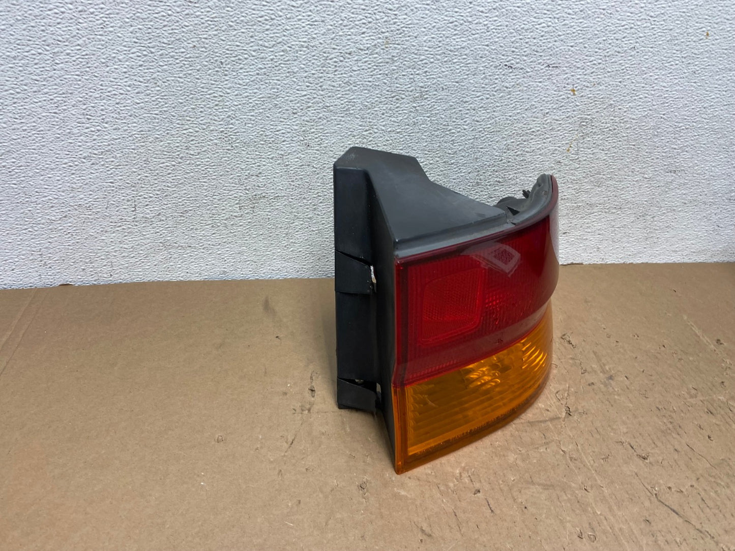 2002 2003 2004 Honda Odyssey Right Passenger Side Tail Light AD8060 LK2
