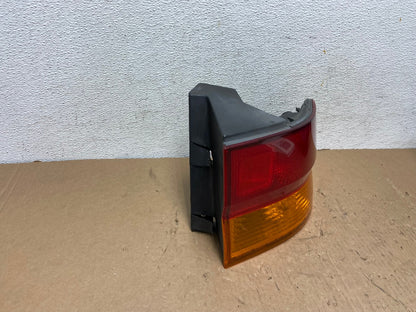 2002 2003 2004 Honda Odyssey Right Passenger Side Tail Light AD8060 LK2