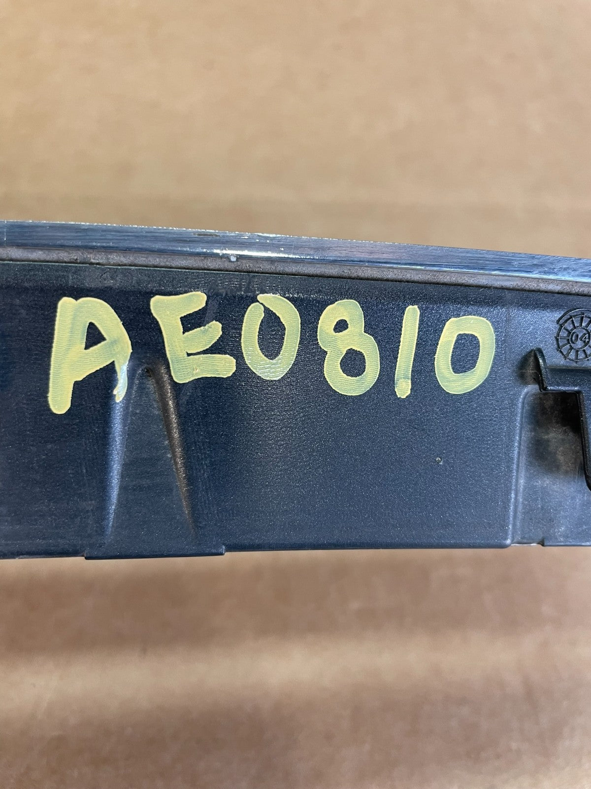 2003 to 2013 Volvo XC90 Front Upper Grill Grille AE0810 DG5