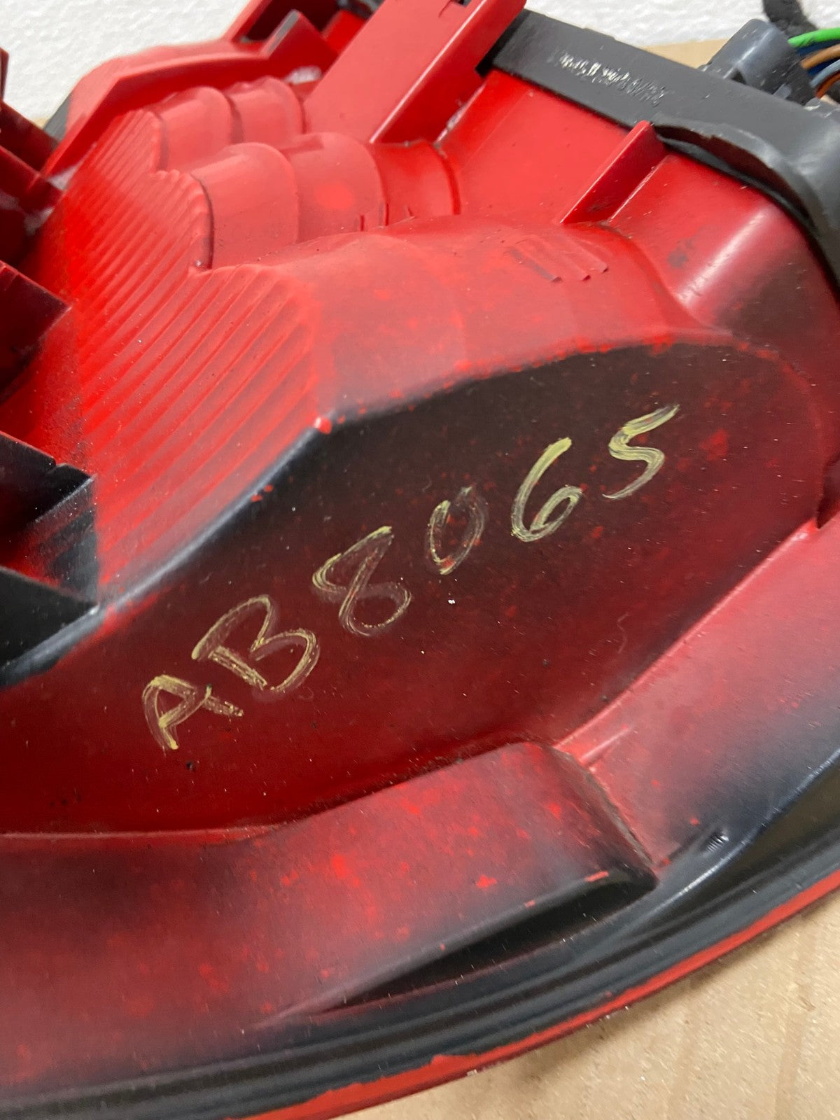 2002-2005 Mercedes ML350 ML-Class Left Driver Lh Side Tail Light OEM AB8065 LK6