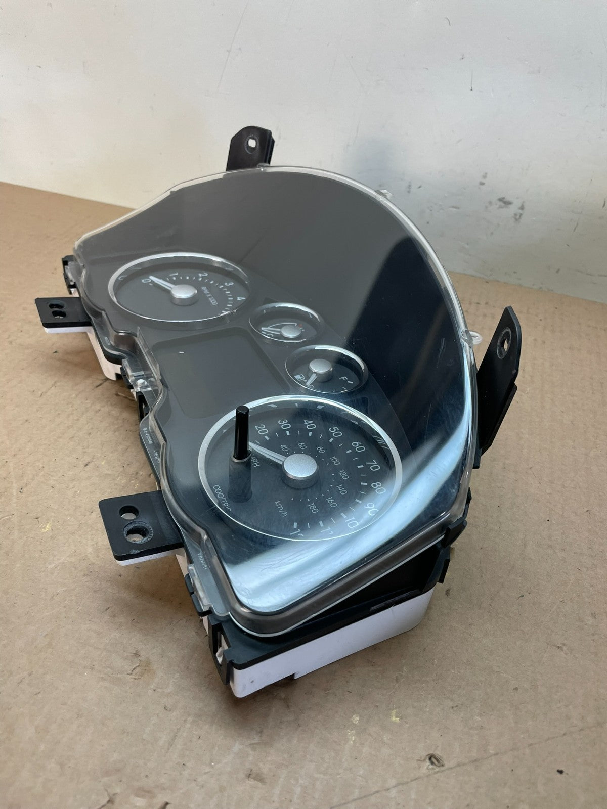 2005 to 2007 Mercury Montego Speedometer Cluster Gauge AI8520 DG2