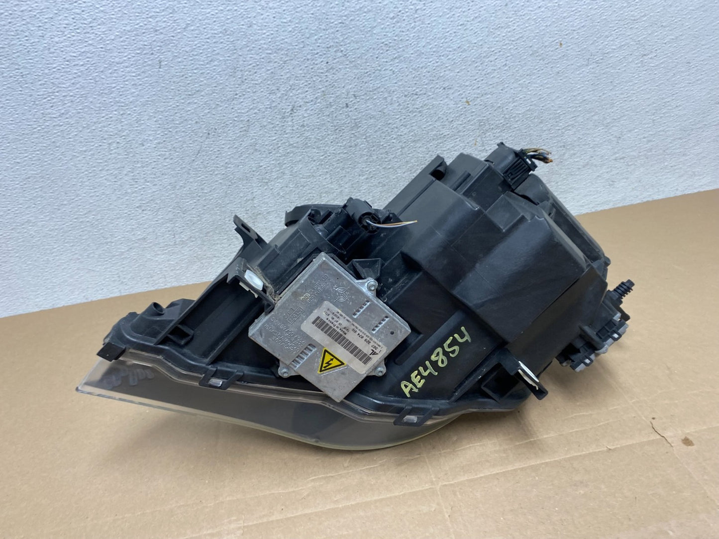 2004-2007 Bmw 645Ci 650I M6 E63 E64 Right Passenger Xenon Headlight AE48547