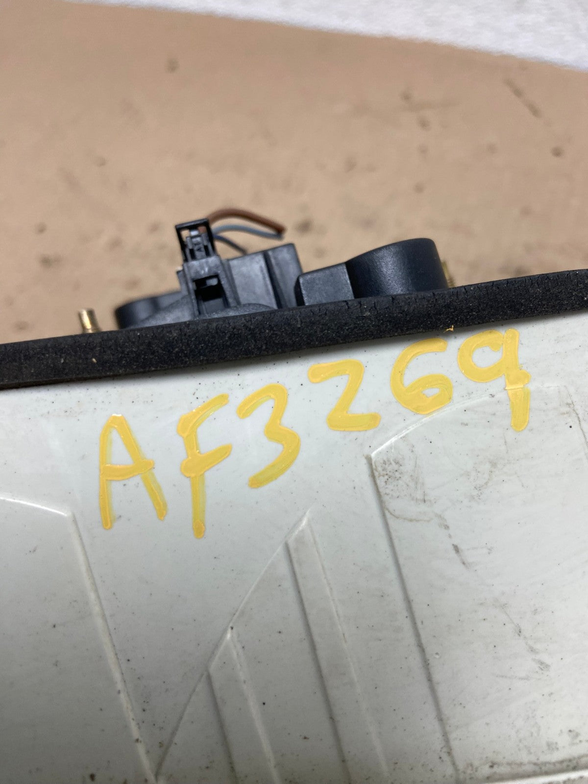2004-2007 Volkswagen Touareg Right RH Side Inner Tail Light AF3269 LK6