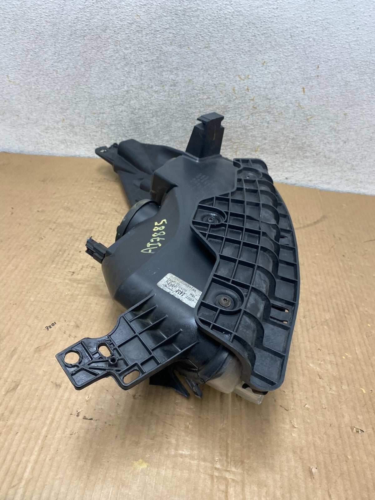 2013 - 2016 Ford Escape Headlight Right Passenger RH Side Halogen AI7885 DW10