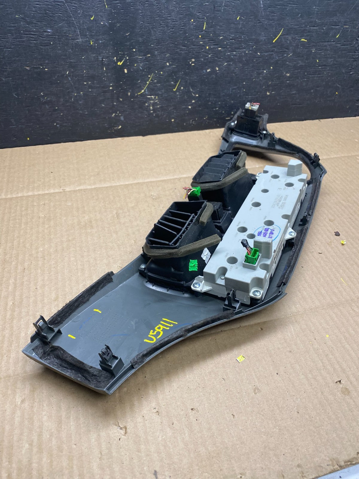 2005 to 2010 Honda Odyssey Radio Climate Control Dash Trim Bezel U5911 DG5