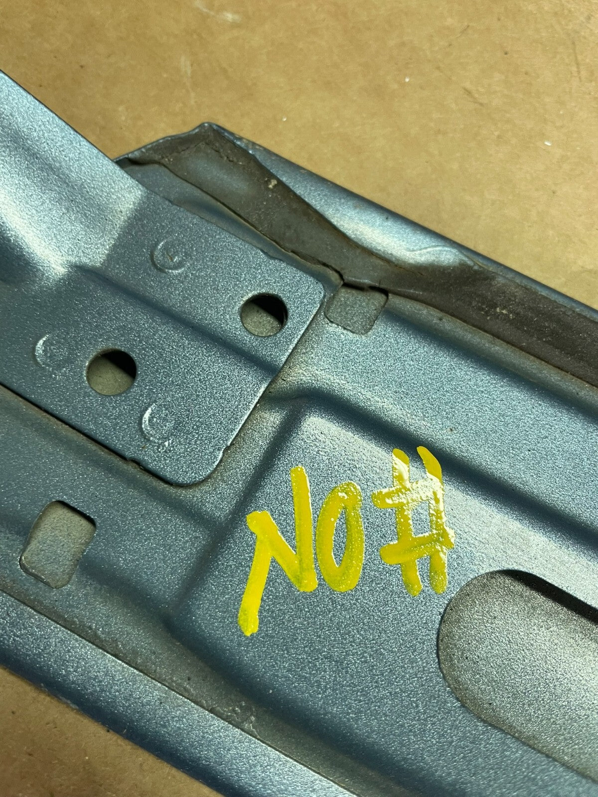 2005 to 2010 Honda Odyssey Right Side Rail Cover Quarter Trim Molding J3923 DG8