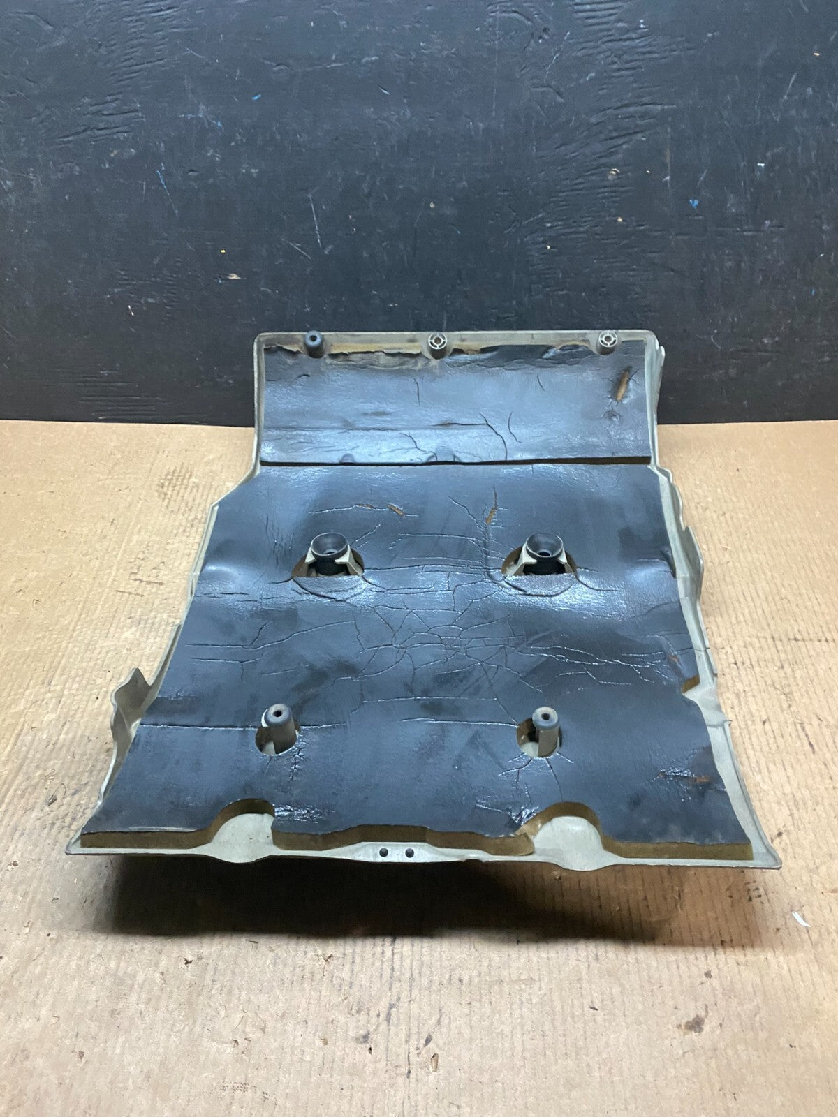 1997 to 2004 Cadillac Deville Seville Northstar Engine Motor Cover H4833 DG15