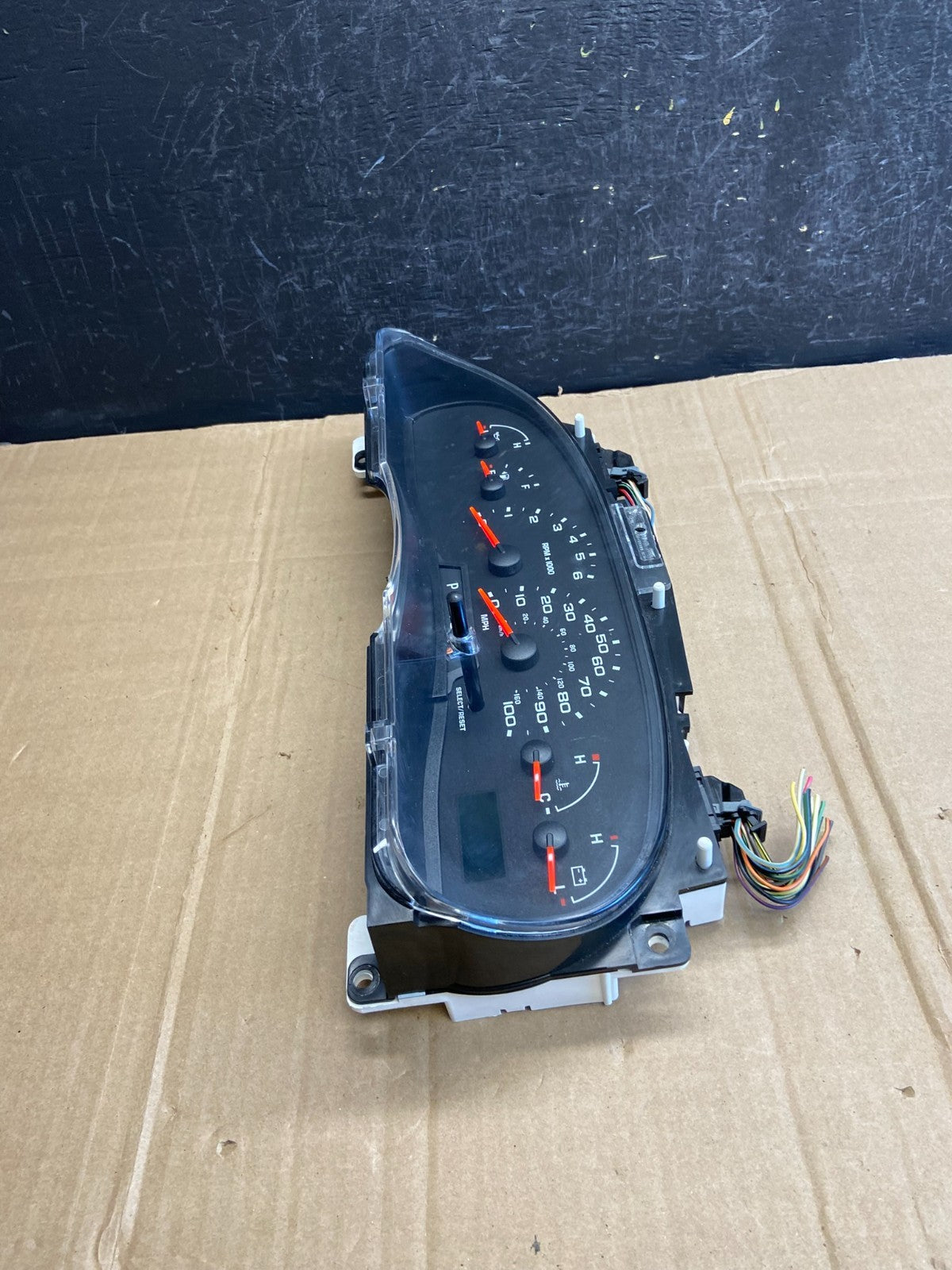 2006 Ford E350 Gauge Speedometer Cluster ad7056 DG2