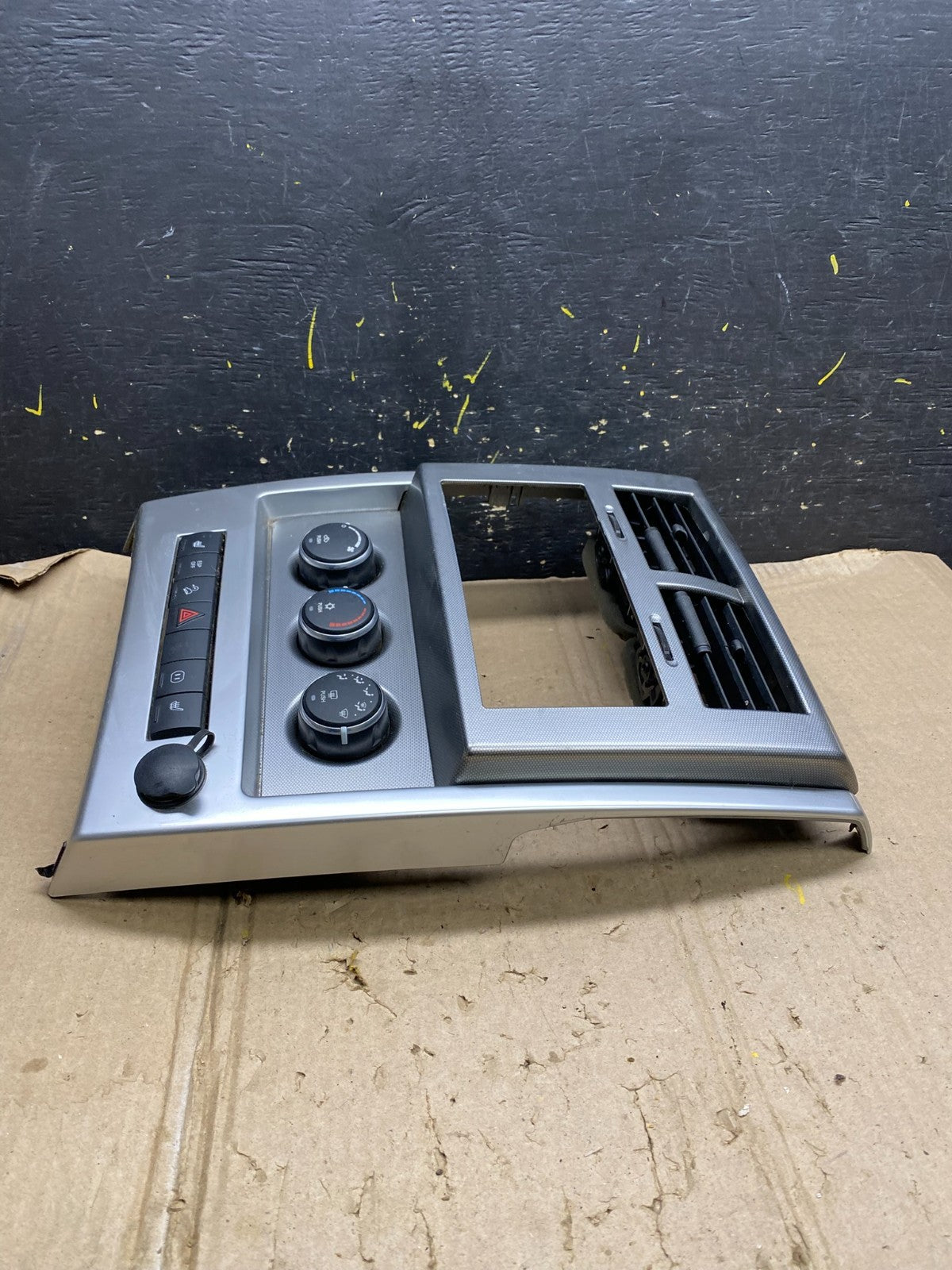 2008 to 2012 Jeep Liberty Dash Climate Temperature Control Radio Bezel X5960 DG2