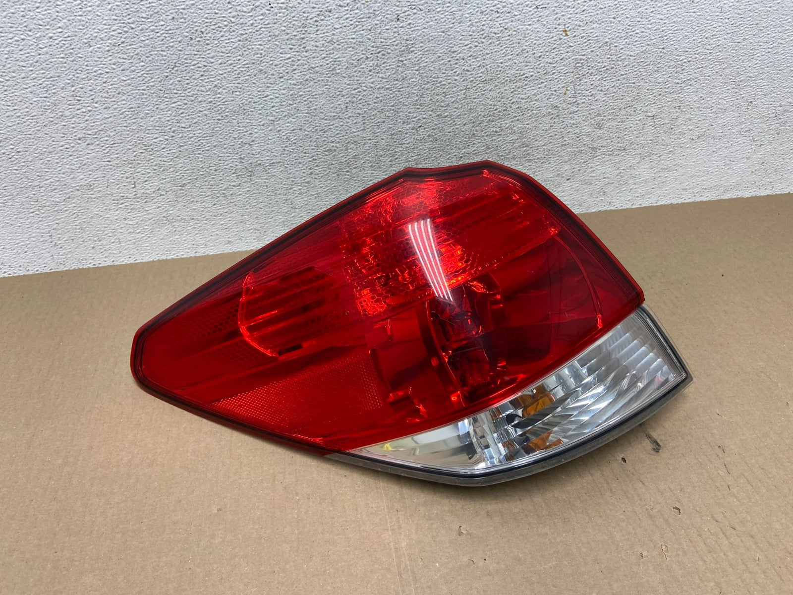 2010-2014 Subaru Outback Wagon Left Driver Lh Side Tail Light AE6936 LK0