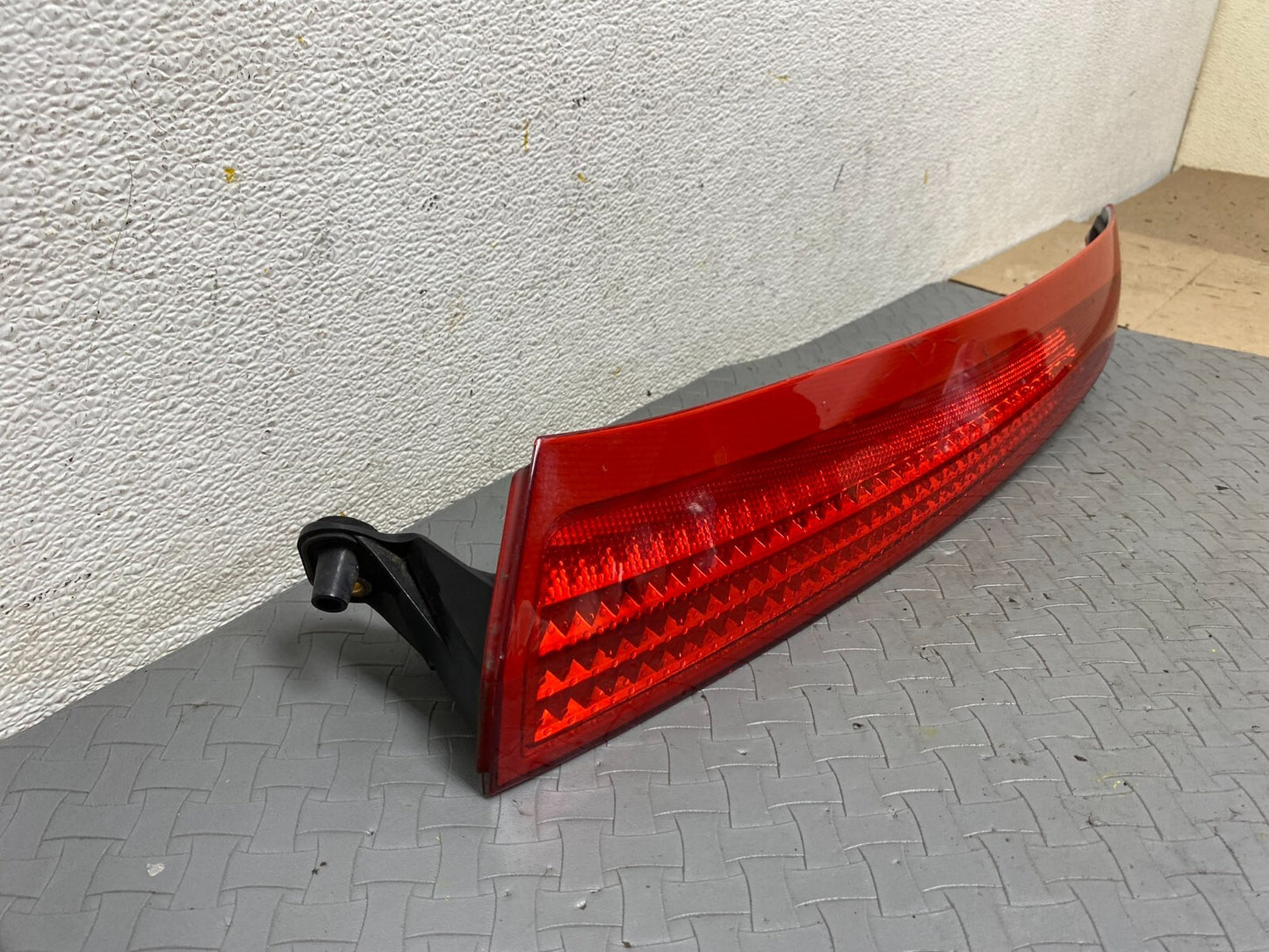 2003 to 2006 Volvo XC90 Left Driver LH Side Upper Tail Light OEM A8973 DG11