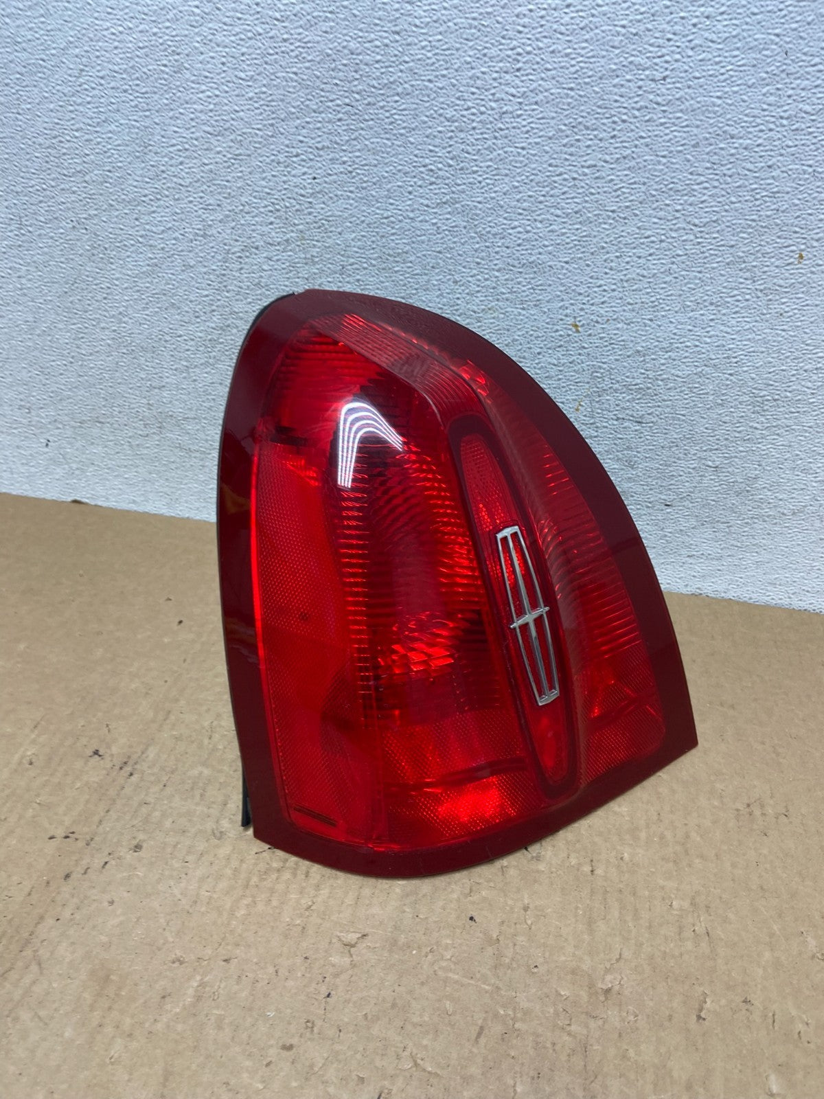 1998 to 2002 Lincoln Town Car Left Driver Lh Tail Light AF9710 DW2