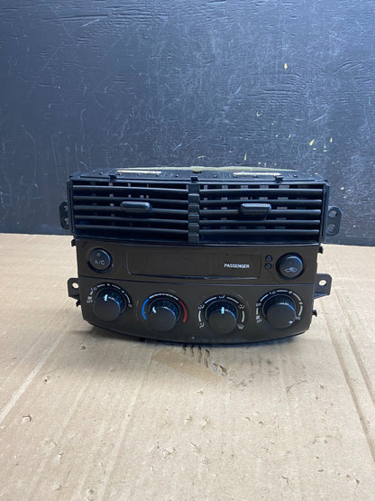 2004-2005 Toyota Sienna A/C Climate Heater Temperature Control Air Vent AD72530