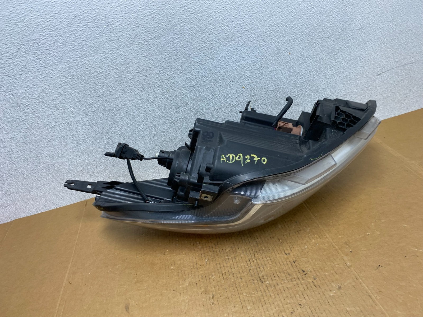 2015 to 2019 Nissan Versa Headlight Left Driver Lh Side AD9270 DW6