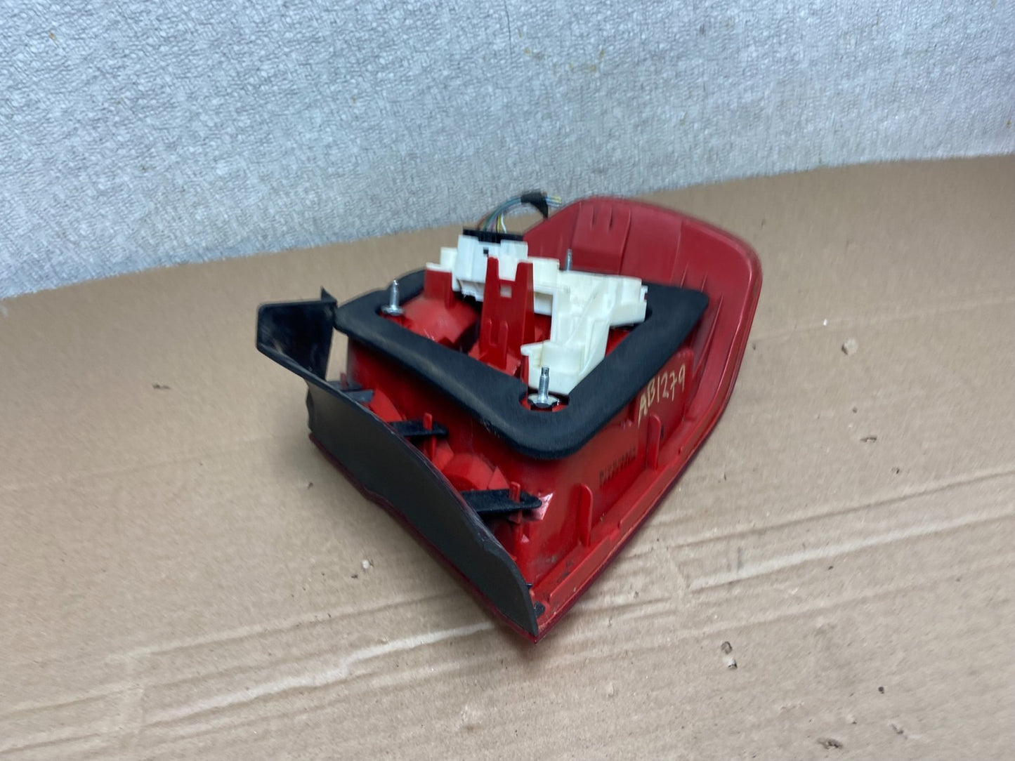 2006 2007 2008 BMW 328i 3 Series Left Driver Lh Side Tail Light Oem AB1279 LK4