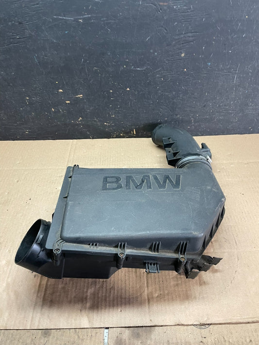 2007 to 2010 BMW X5 Air Intake Cleaner Filter Housing Box OEM M9028 DG0