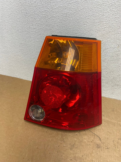2004 to 2006 Chrysler Pacifica Right Passenger Rh Side Tail Light AD4808 LK0