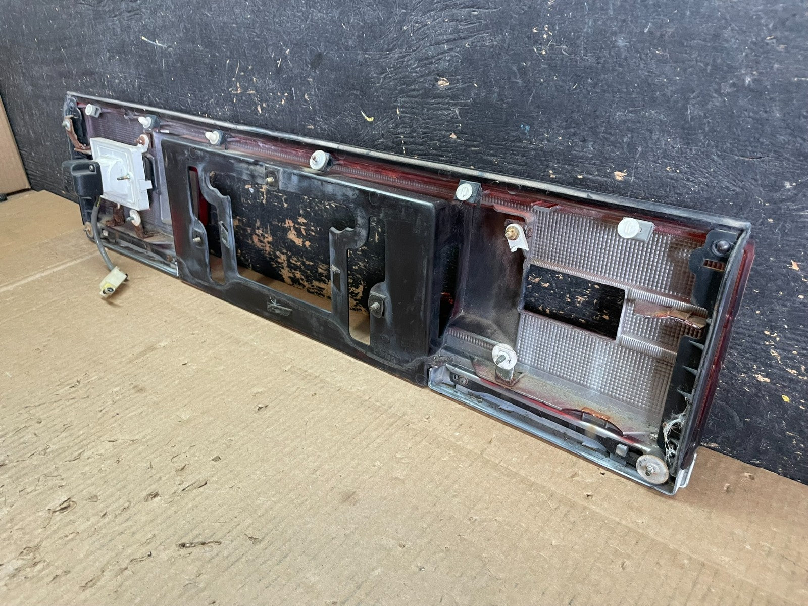 1987 Nissan Stanza Rear Trunk Tail Light Panel AB31575