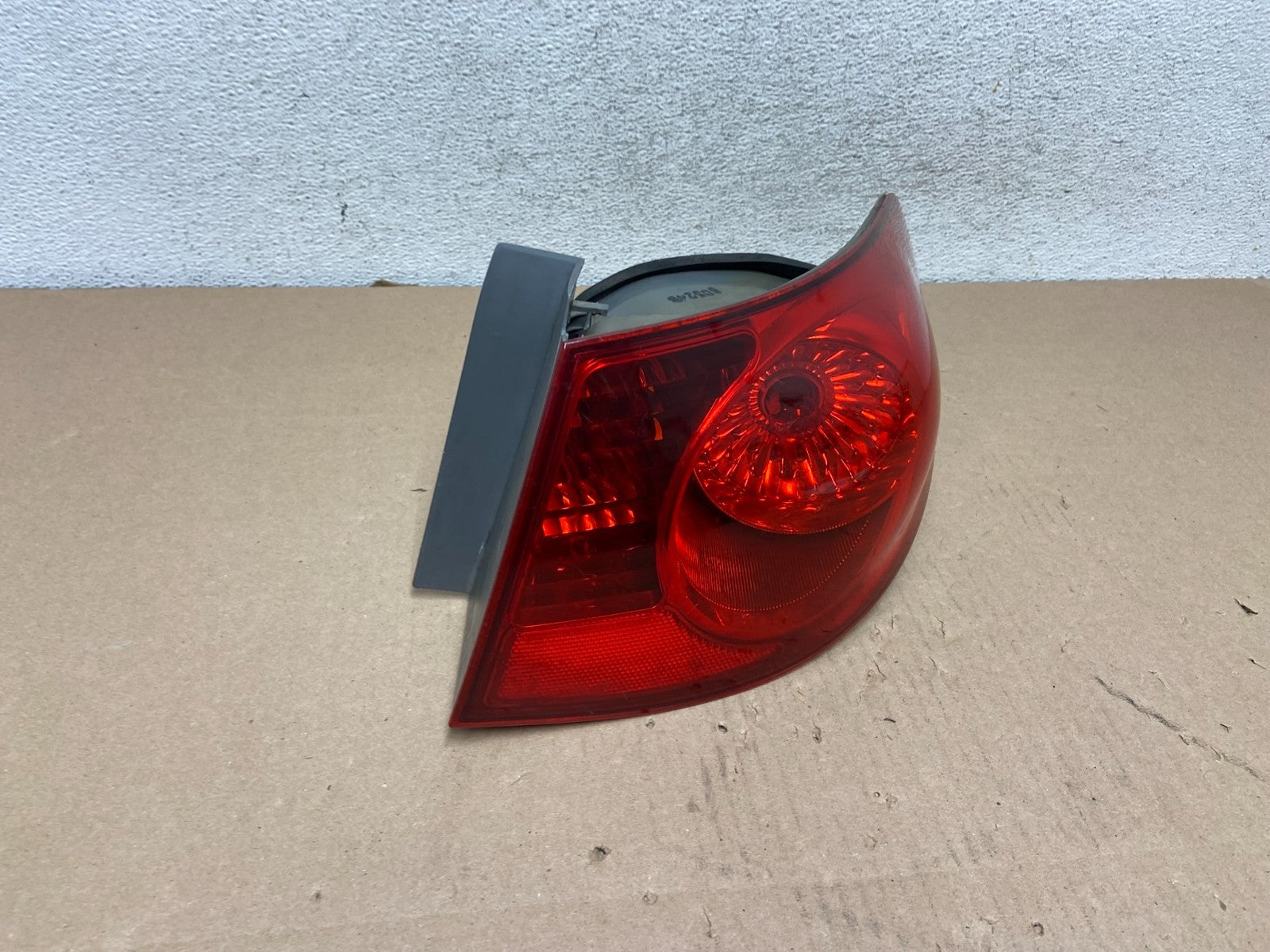 2007 to 2010 Hyundai Elantra Sedan Right Passenger Side Tail Light AG5765 DW2
