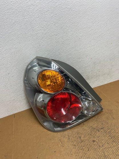 2002 2003 2004 Nissan Altima Tail Light Left Driver Lh Side AE0619 LK2