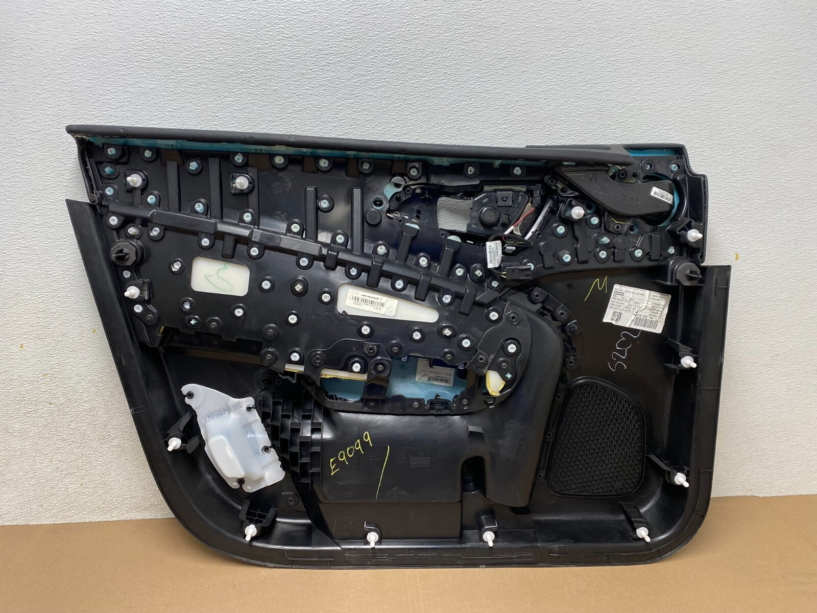 2015 to 2017 Chrysler 200 Front Right Passenger Side Door Panel OEM E9099 DG14