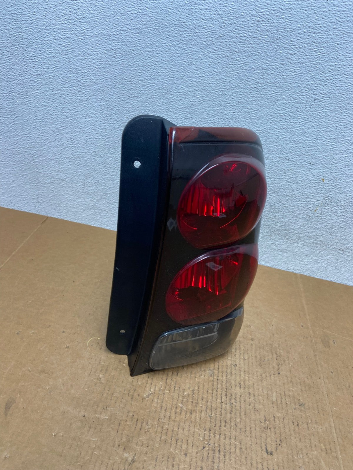 2002 to 2009 Chevrolet Trailblazer Right Passenger Rh Tail Light AD9301 LK2