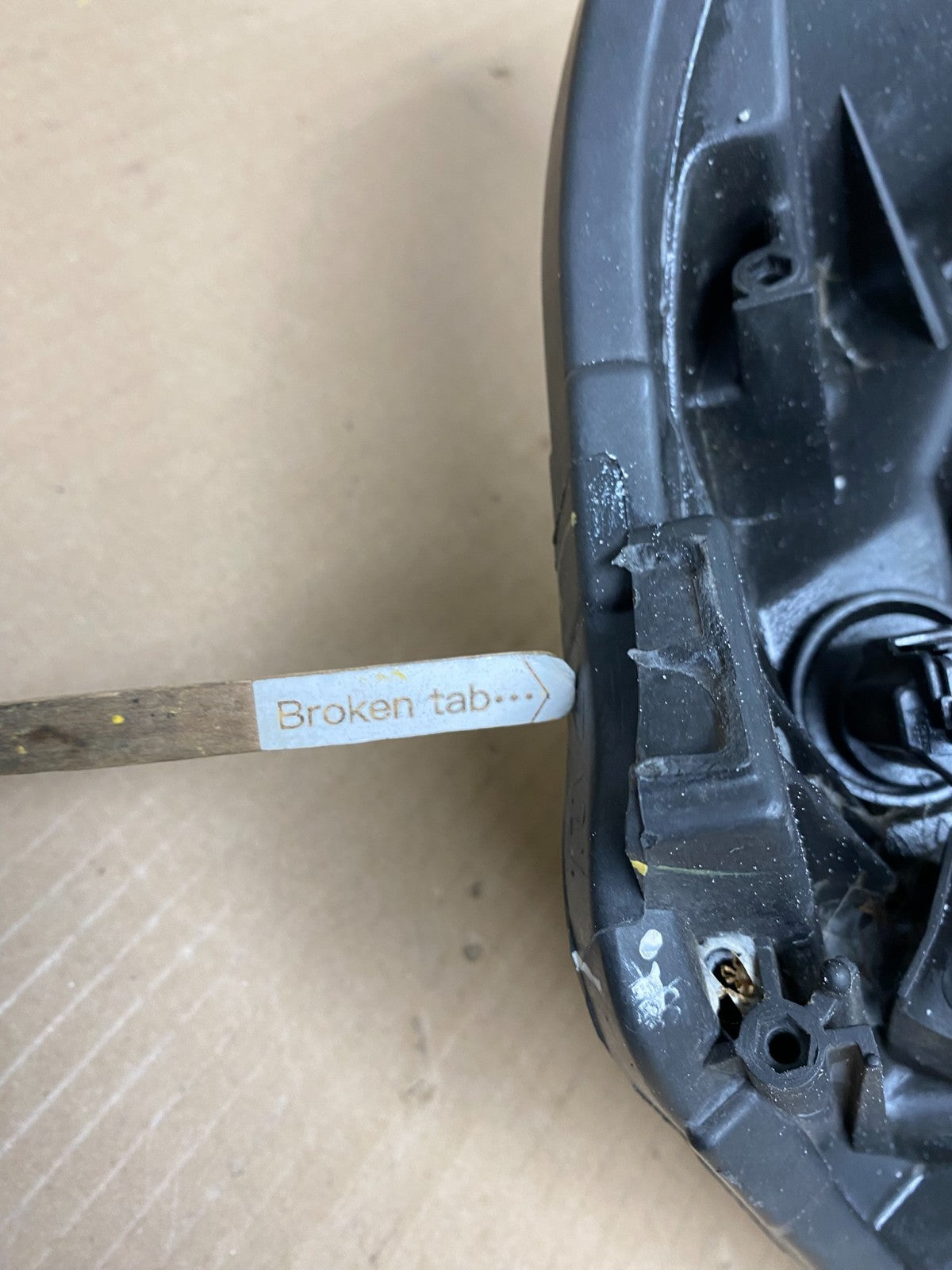 2008 to 2012 Nissan Versa Headlight Right Passenger Rh Side AJ2474 DW6