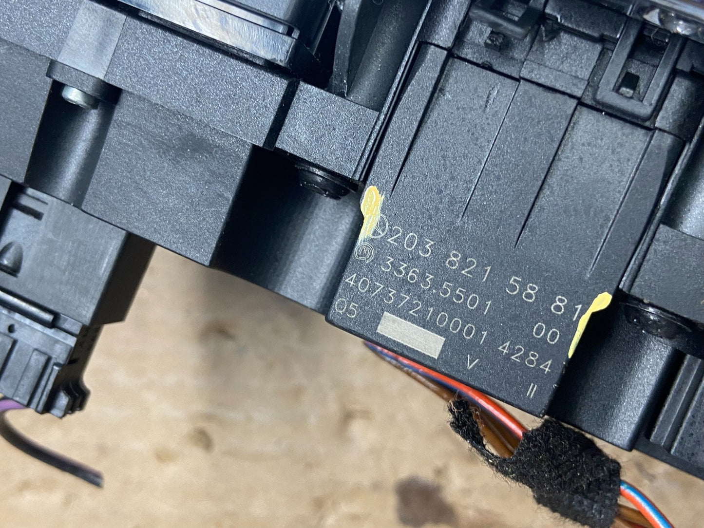 2006-2011 Mercedes W211 E350 E500 Center Console Switch Control Unit AE3899 DG5