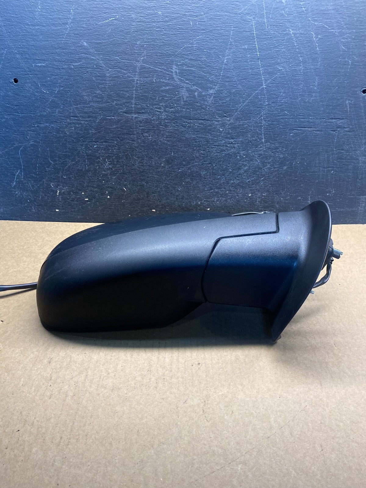 2007-2014 Chevrolet Avalanche Right Passenger Side View Door Mirror AG71932