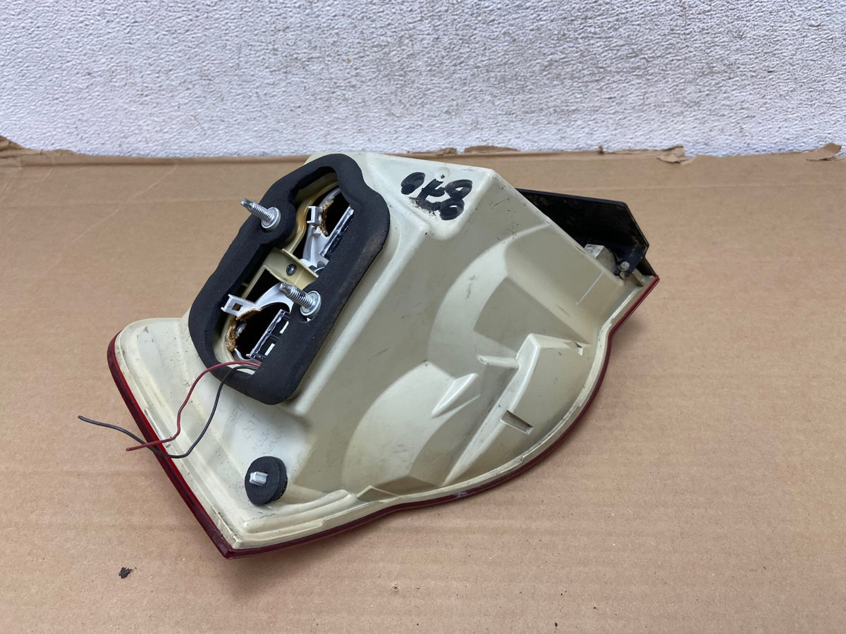 2005 2006 2007 Volkswagen Jetta Right Passenger Rh Side Tail Light AG9134 LK5